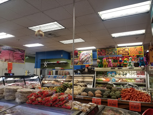 Mexican Grocery Store «La Huerta Mexican & Latin Market», reviews and photos, 405 E Smith St, Kent, WA 98030, USA