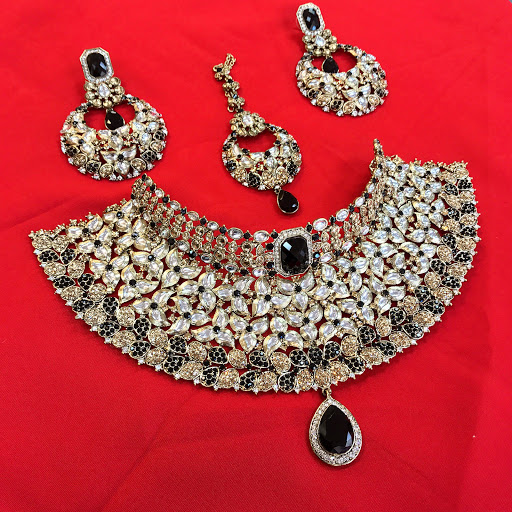 Fabric Store «Kash Fabrics & Threading Salon», reviews and photos, 29576 Mission Blvd, Hayward, CA 94544, USA