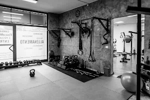 RM PERSONAL TRAINER PROFESSIONAL GYM STUDIO image