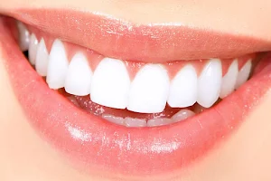 Family & Cosmetic Dentistry image