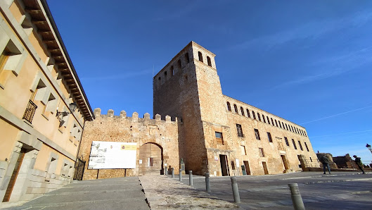 Palacio de los Marqueses de Berlanga Palacio Ducal, Plaza Ntra. Sra. Mercado, 7, 42360 Berlanga de Duero, Soria, España