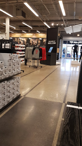 Sporting Goods Store «Nike Factory Store», reviews and photos, 8510 S Cottage Grove Ave, Chicago, IL 60619, USA