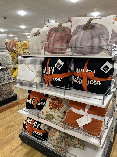 Department Store «HomeGoods», reviews and photos, 850 Providence Blvd, Pittsburgh, PA 15237, USA