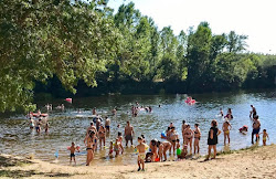 Playa Fluvial de El Tamaral'in fotoğrafı düz bir kıyı şeridi ile birlikte