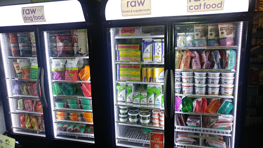 Pet Supply Store «Petapoluza Pet Supply & Grooming», reviews and photos, 114 N 36th St, Seattle, WA 98103, USA