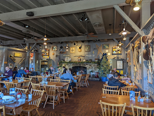 American Restaurant «Cracker Barrel Old Country Store», reviews and photos, 825 Marketplace Blvd, Hamilton Township, NJ 08691, USA