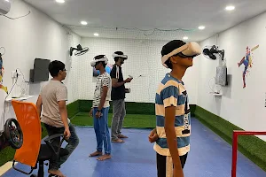 EatNPlayVR image