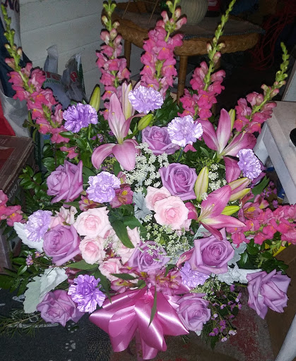 Florist «Flowers By Lorraine», reviews and photos, 541 Boston St, Lynn, MA 01905, USA