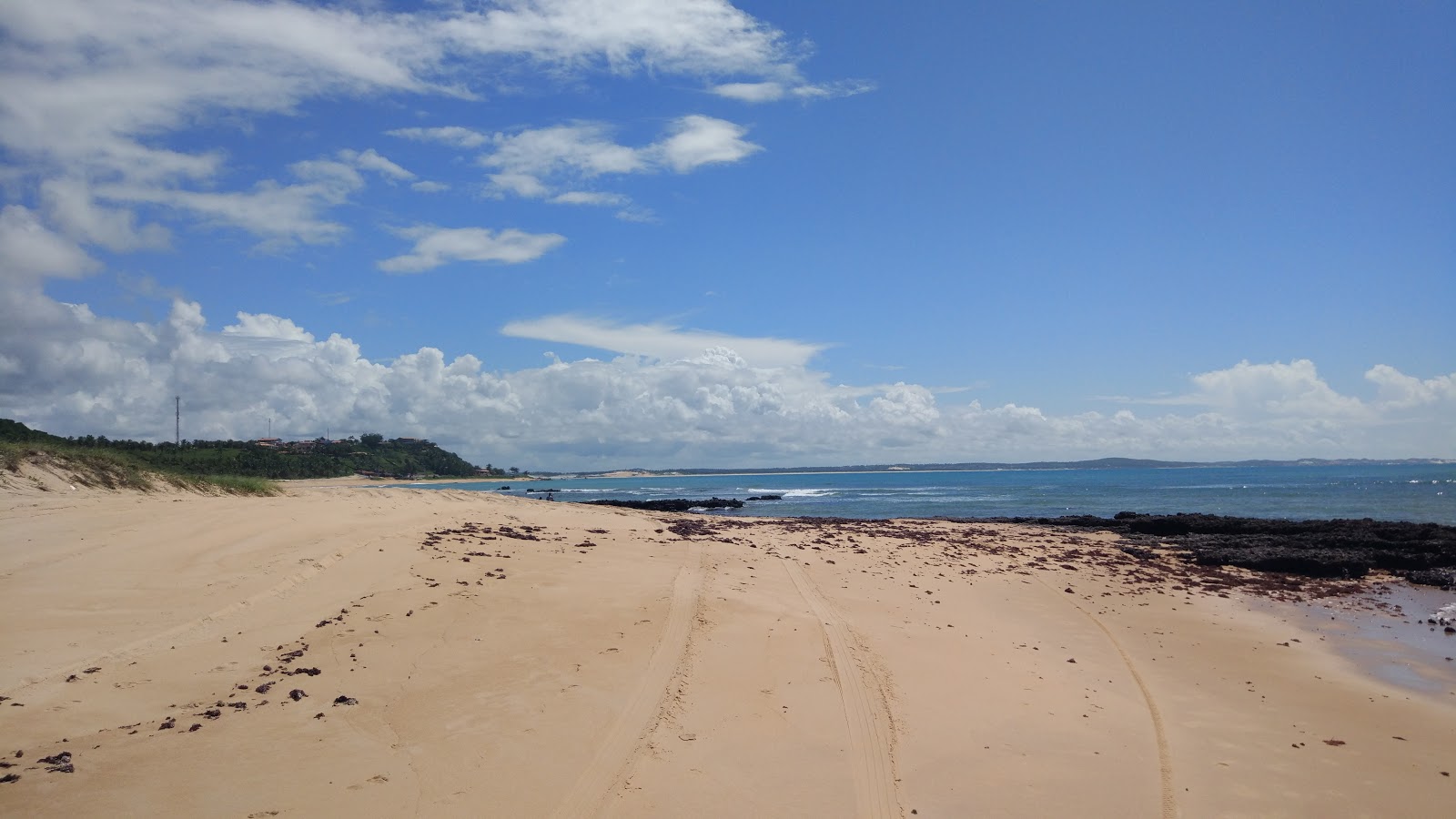 Foto de Praia de Bacopari com alto nível de limpeza