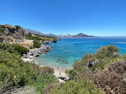Foto von Foteinari Beach mit eine gerade küstenlinie