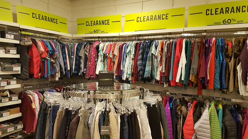 Clothing Store «Eddie Bauer Outlet», reviews and photos, 450 NW 257th Ave #200, Troutdale, OR 97060, USA