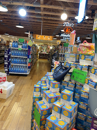 Liquor Store «Macadoodles- South Springfield», reviews and photos, 1455 E Independence St, Springfield, MO 65804, USA