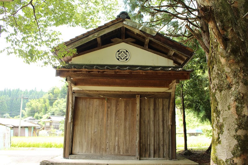 温宇井神社