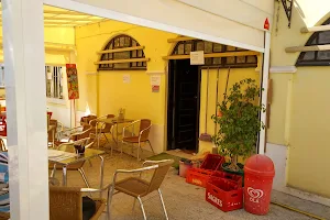 Café e Restaurante Frente Fonte image