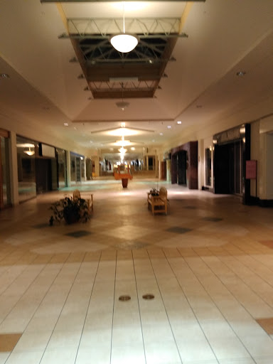 Shopping Mall «Forest Mall», reviews and photos, 835 W Johnson St, Fond du Lac, WI 54935, USA