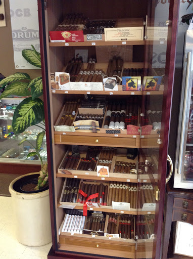 Tobacco Shop «Kittery Discount Smoke Shop», reviews and photos, 99 State Rd, Kittery, ME 03904, USA