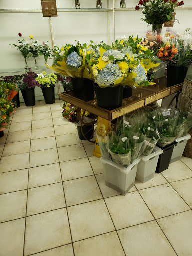 Florist «Crimson Ridge Florist Rockford», reviews and photos, 735 N Perryville Rd, Rockford, IL 61107, USA