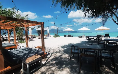 Mowie's Gili Air , Bar and Bungalows image