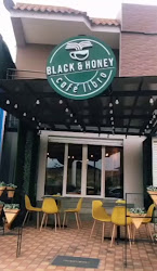 Black and Honey Cafe libro