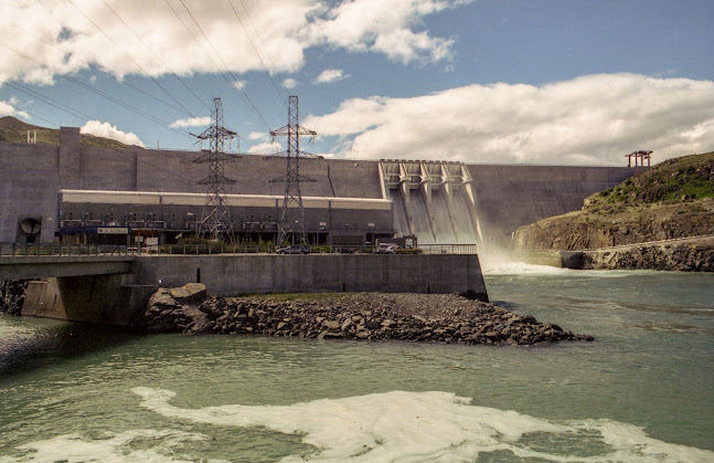 Comments and reviews of Clyde Dam