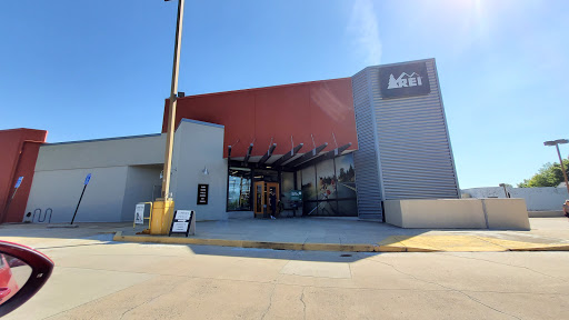 Camping Store «REI», reviews and photos, 8209 Watson St, McLean, VA 22102, USA
