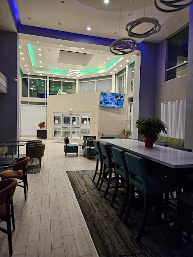 Hampton Inn & Suites Gilroy image