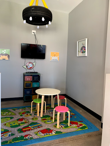 Auto Repair Shop «Meineke Car Care Center», reviews and photos, 925 E Central Ave, Wichita, KS 67202, USA