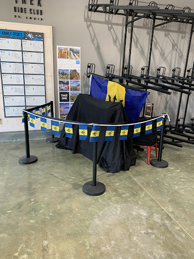 Bicycle Repair Shop «Trek Bicycle Store of St Louis», reviews and photos, 13922 Manchester Rd, Ballwin, MO 63011, USA