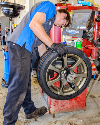 Auto Repair Shop «Hogan & Sons Tire and Auto», reviews and photos, 840 E Main St, Purcellville, VA 20132, USA