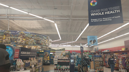 Pet Supply Store «Petco Animal Supplies», reviews and photos, 3444 S Mooney Blvd, Visalia, CA 93277, USA