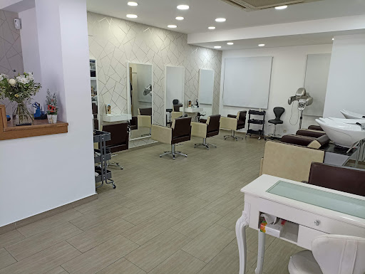 Dannoa Hair & Beauty en Villanueva de La Cañada, Madrid