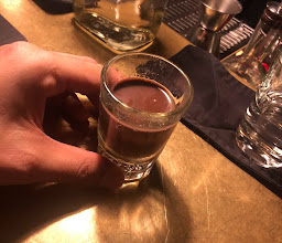 Salut! Classic bar photo