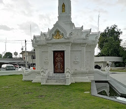 พระเทวะโพธิสัตว์ พระอะมิตาภะพุทธ photo