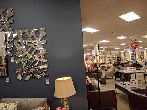 Furniture Store «Raymour & Flanigan Furniture and Mattress Store», reviews and photos, 1345 US-1, North Brunswick Township, NJ 08902, USA