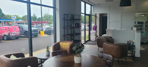 Cupcake Shop «Smallcakes: A Cupcakery of Naperville», reviews and photos, 115 E Ogden Ave #119, Naperville, IL 60563, USA