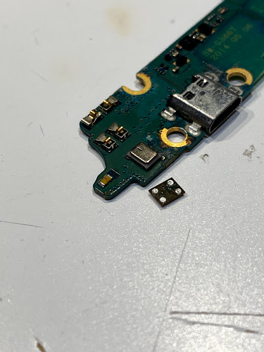 Electronics Repair Shop «Cellfone MD - cell phone repair», reviews and photos, 7637 N Milwaukee Ave, Niles, IL 60714, USA