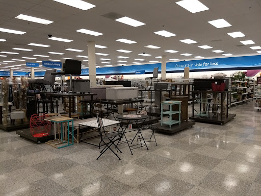 Clothing Store «Ross Dress for Less», reviews and photos, 523 S MacDade Blvd, Holmes, PA 19043, USA