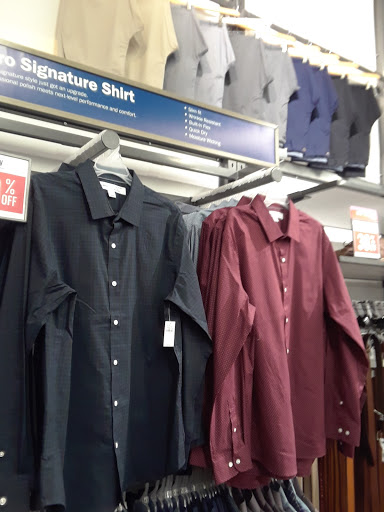 Clothing Store «Old Navy», reviews and photos, 2155 22nd St, Oak Brook, IL 60523, USA