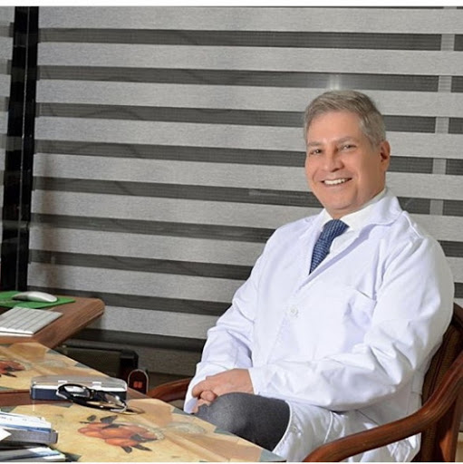 Dr. Andres Manuel Torres Vargas, Infectólogo