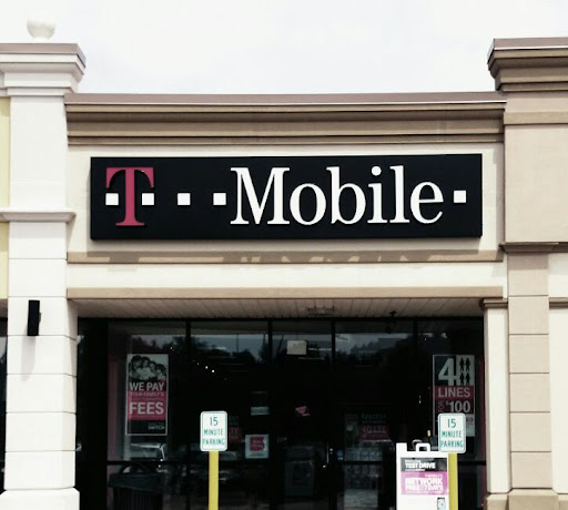 Cell Phone Store «T-Mobile», reviews and photos, 213 Summit Park Dr, Pittsburgh, PA 15275, USA