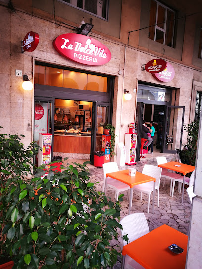 Pizzeria la dolce vita - Via Grande, 125, 57100 Livorno LI, Italy