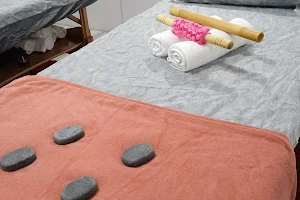 Massoterapeuta | Massagista | Massagem em Cuiabá image