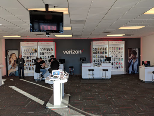 Cell Phone Store «Verizon Wireless - Cellular Plus», reviews and photos, 8222 N Ivanhoe St, Portland, OR 97203, USA
