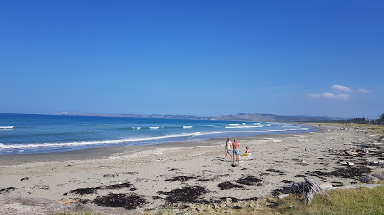 Mahanga Beach
