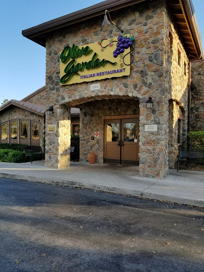 Olive Garden Italian Restaurant - 1604 W Osceola Pkwy, Kissimmee, FL 34741