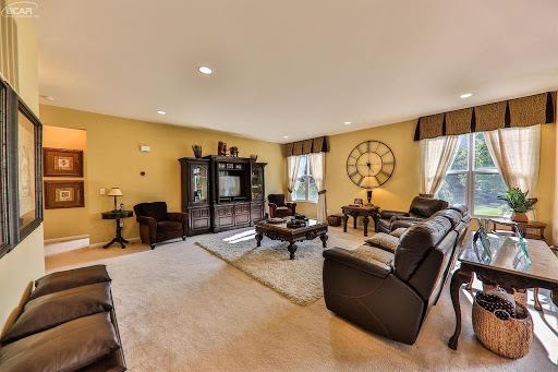 Real Estate Agency «Jennifer Lasco - Real Estate - Homes For Sale - Michigan», reviews and photos, 101 N Adelaide St, Fenton, MI 48430, USA