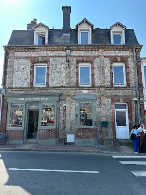#Epicerie à Étretat
