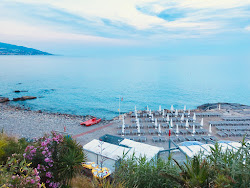 Photo de Spiaggia Romana di Bussana - bon endroit convivial pour les animaux de compagnie pour les vacances