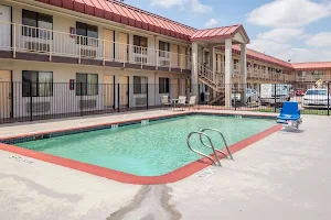 Motel 6 Mesquite, TX - Rodeo - Convention Ctr image