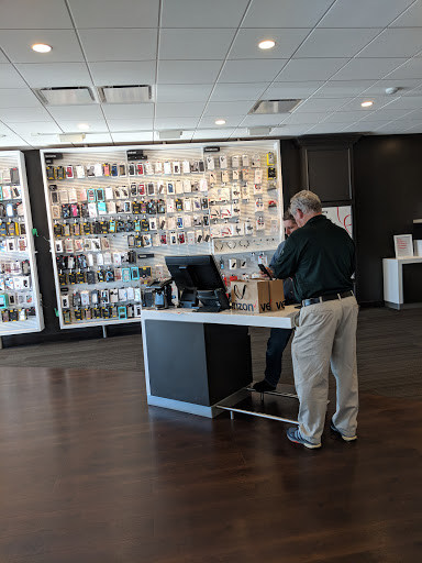 Cell Phone Store «Verizon», reviews and photos, 1910 Walnut St, Cary, NC 27518, USA